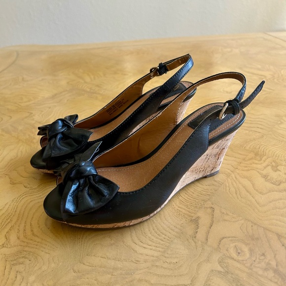 New Clarks Bendable Bow Black Leather Cork Wedge Slingback Sandals Size 5 - Picture 2 of 12